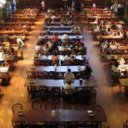 “哈佛假校训”引发的真教训