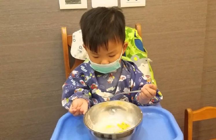 疫情中，我俩在青岛为自闭儿家庭送餐