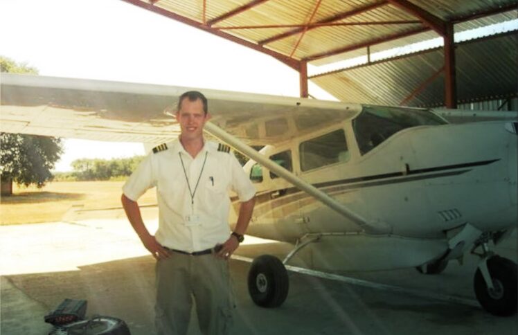 坠机后，他成为家族里第八位客死异乡的人