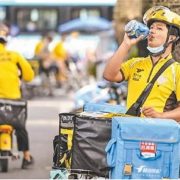 外卖小哥:与死亡面对面,我不需要再为谁拼命