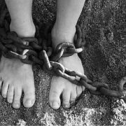 当代奴隶，存在于暴力合法化的地方