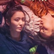 《超时空同居》：谁在拿财宝换爱情？