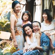 《小偷家族》:谁能使无爱的家解毒?