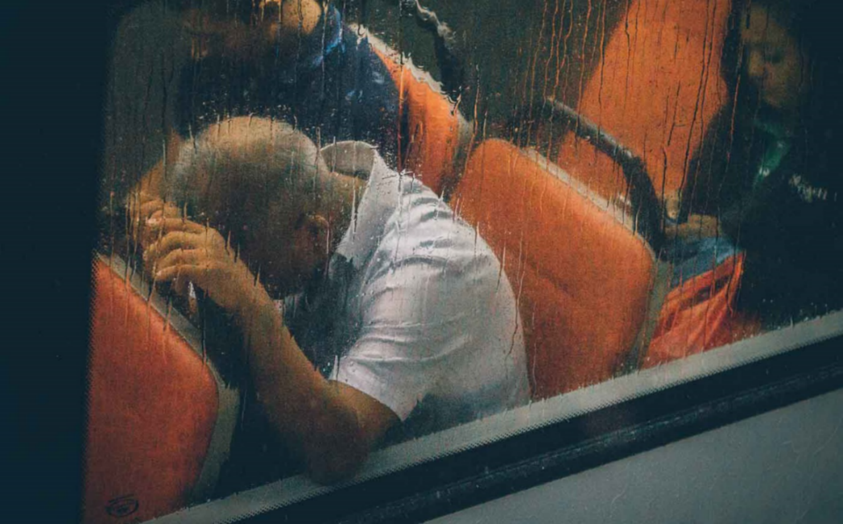 在家里自我放飞，让亲人魄散魂飞？