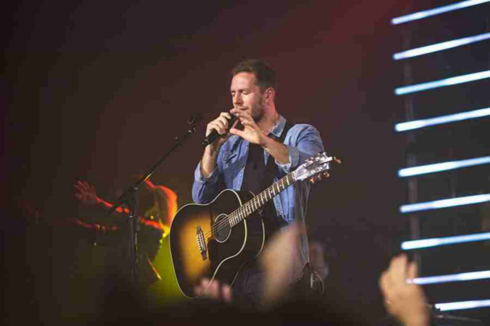 Hillsong歌手桑普森：面对你我心中“信仰出轨”的倾向