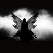 找到真我：告别毒品、异装癖和跨性身份