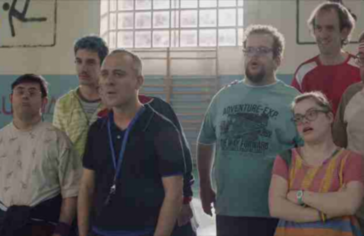 《篮球冠军》：不会打篮球的残障儿，怎么生活？