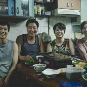 《寄生虫》：人人皆宿主，谁被谁寄生？