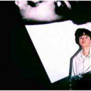 “新人”吴青峰——底色悲凉的歌颂者