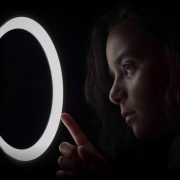 从红灯区走出来的女孩