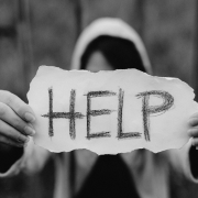 羞愧枯萎，盼望发芽——“咪吐”时代被性侵孩子的医治之路