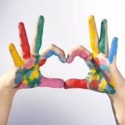 “你长得不好看？你们看看我”—— 在秀脸的世界得自由