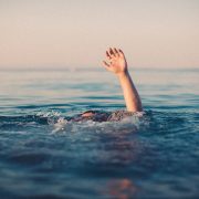 我终于摆脱了那些黑暗力量的纠缠