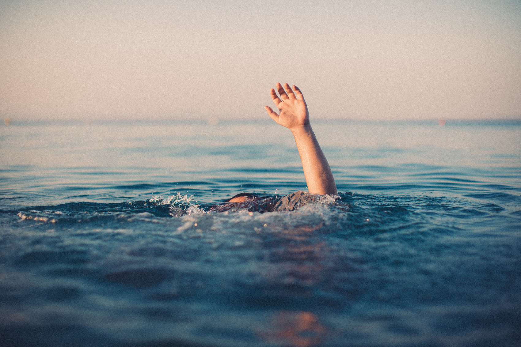 我终于摆脱了那些黑暗力量的纠缠