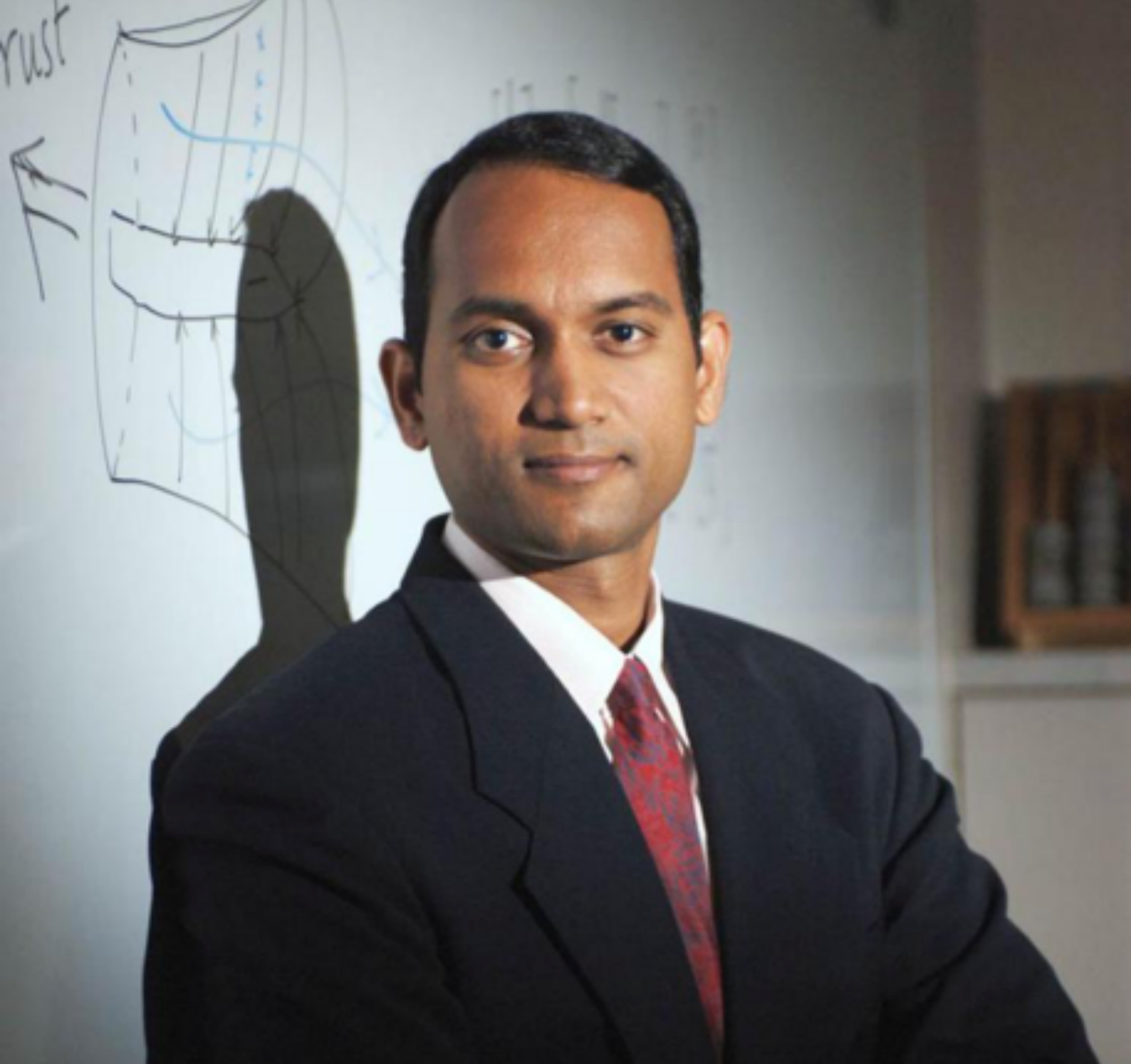 桑卡兰：站在十字架下，让火箭上天