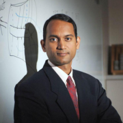 桑卡兰：站在十字架下，让火箭上天