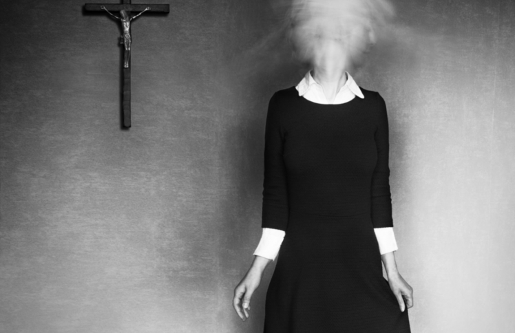 站在伟人身边的妓女