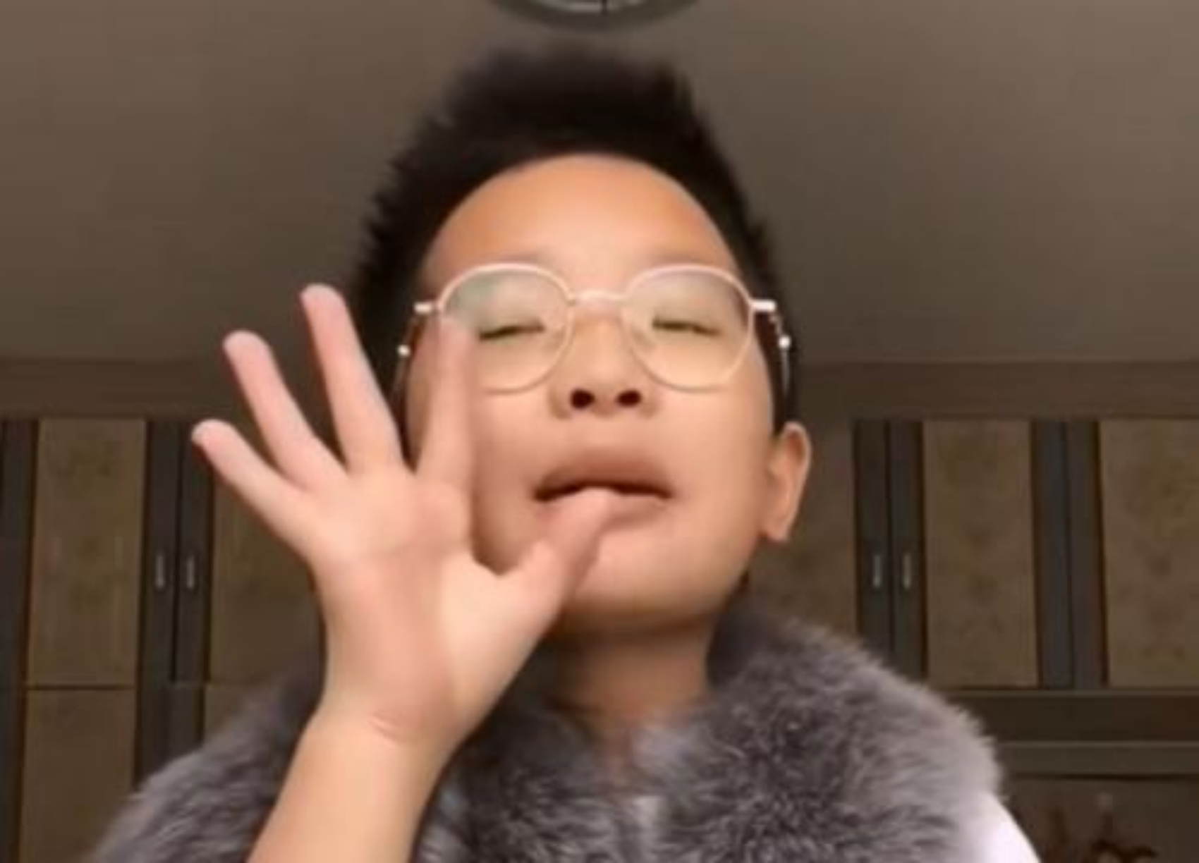 钟美美、缪可馨之后，面对《坏教育》如何求生？