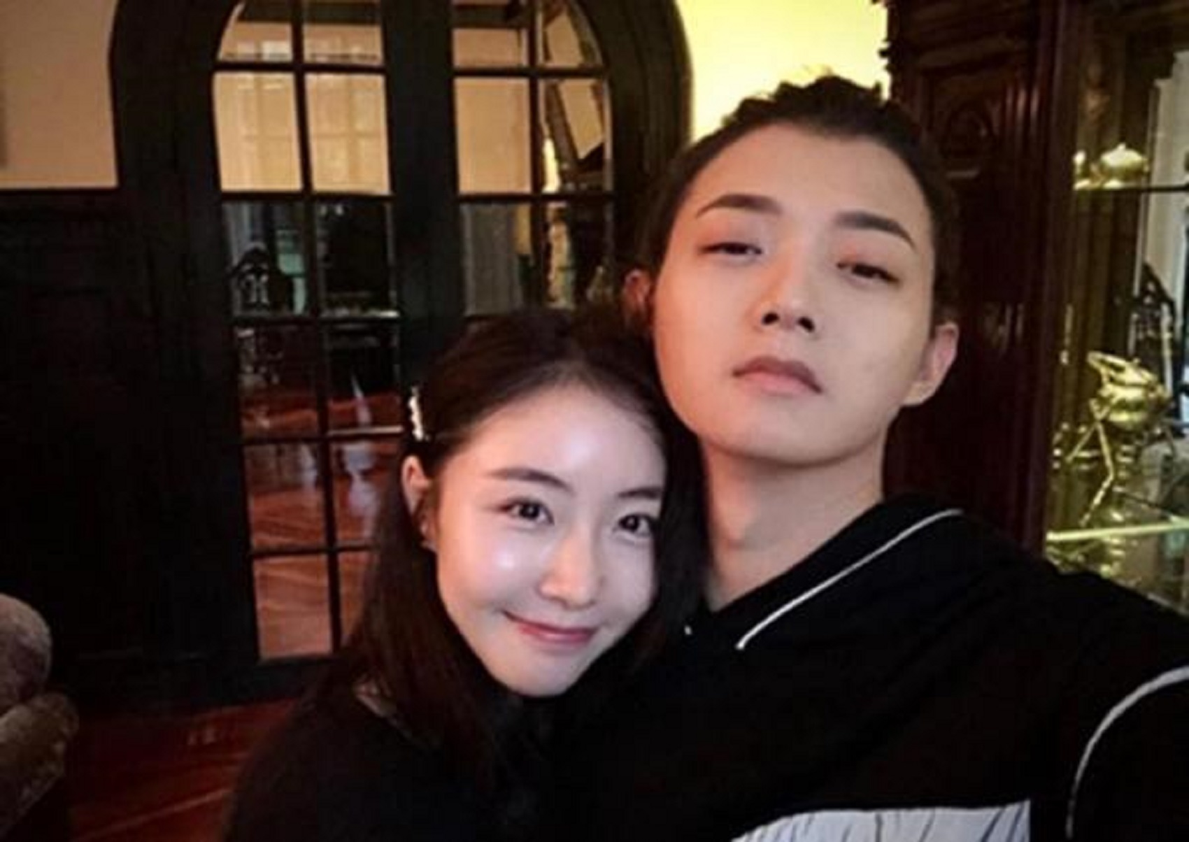 霍尊和上海14岁自杀女孩，背后同样是水蛭型父母？