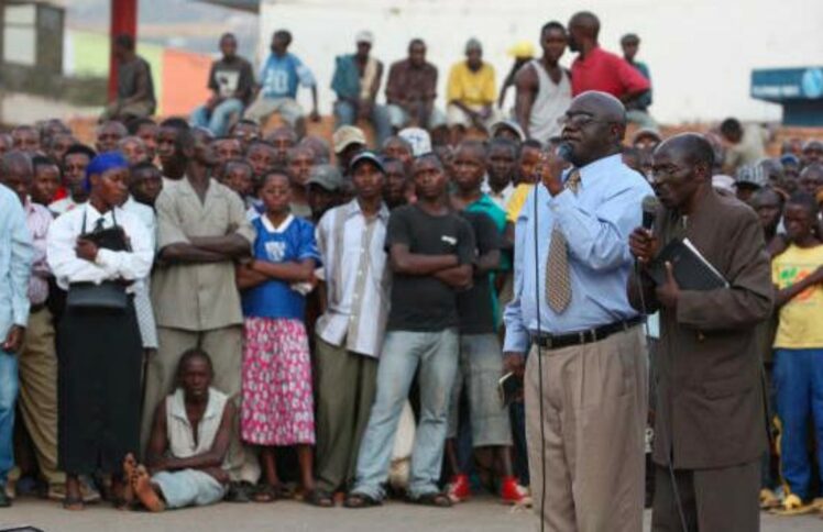 那个带炸弹走进布道会的人，却遇到爆炸性的信息