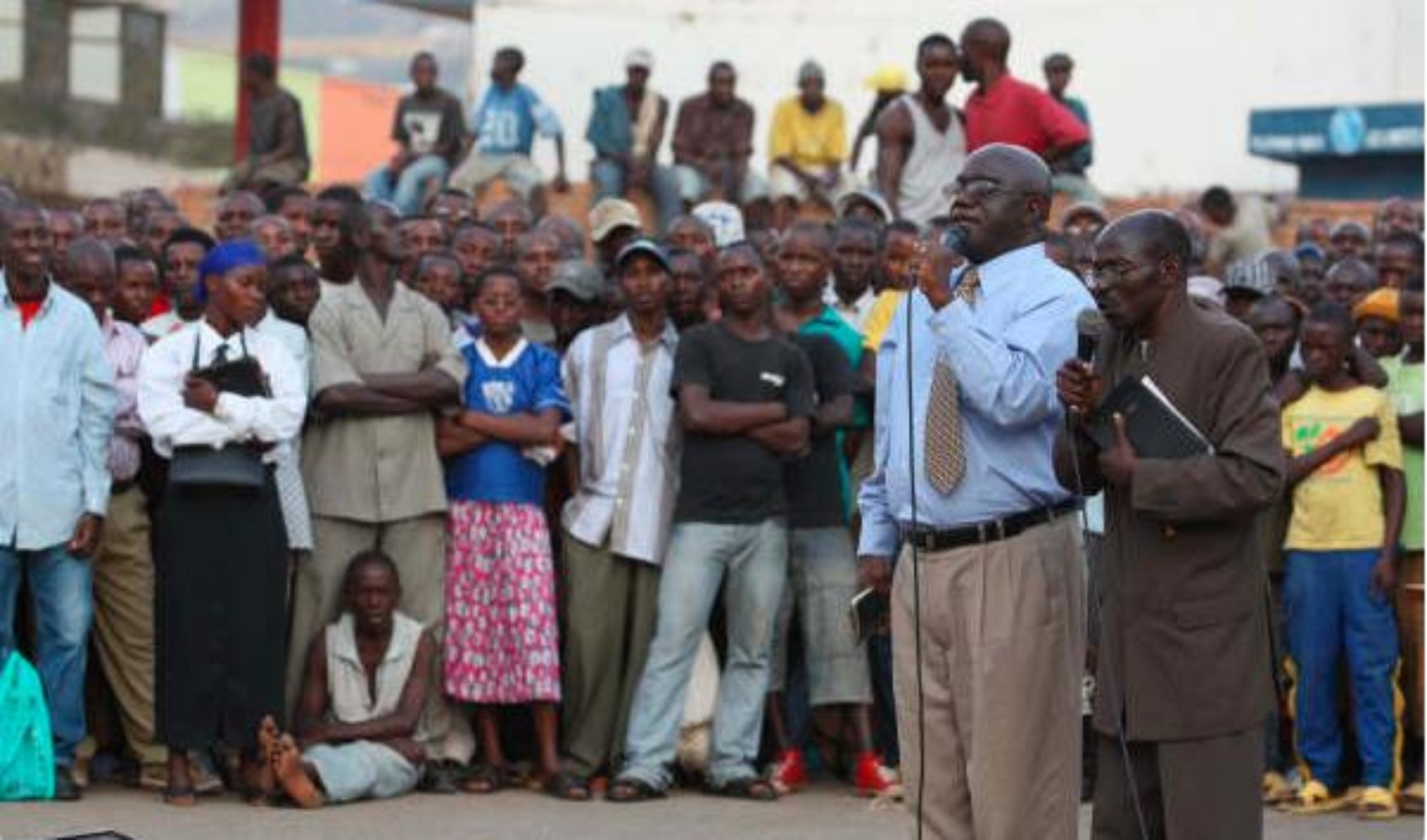 那个带炸弹走进布道会的人，却遇到爆炸性的信息