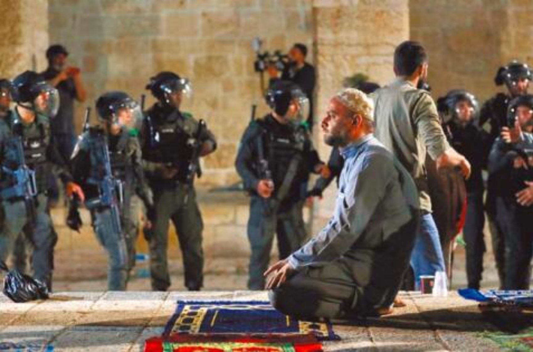 蒙特尔：呼吸在战火中，我们不是虚构的存在