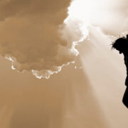 你在恨着谁 ？——致我终将逝去的青春