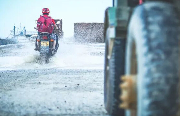 你曾关注的骑手，消失在“优绩的暴政”中？