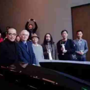 专访冯君蓝牧师：人是被光照的微尘