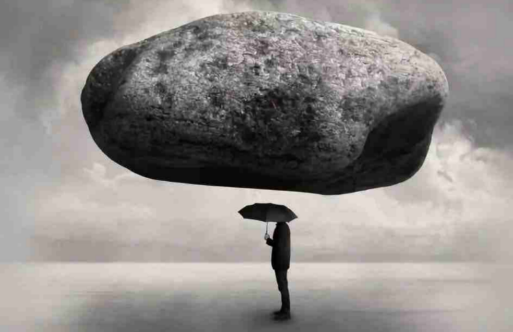 我愚蠢地骄傲着，歇斯底里地自卑着