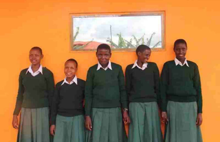 马赛部落里的另一个我（内有非洲部落原生态赞美诗）