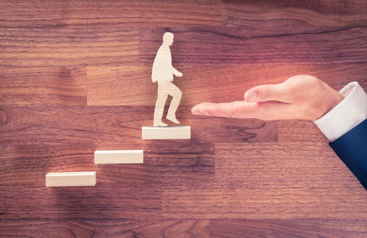 不要想用聪明的办法逃避逼迫 ——《十月，悔改在十字架前》系列之二