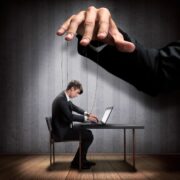 有毒的信仰体系是如何炼成的？