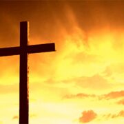 让虚假的自我在真实的十字架上死去