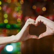 17年，与患癫痫病的妻子同行