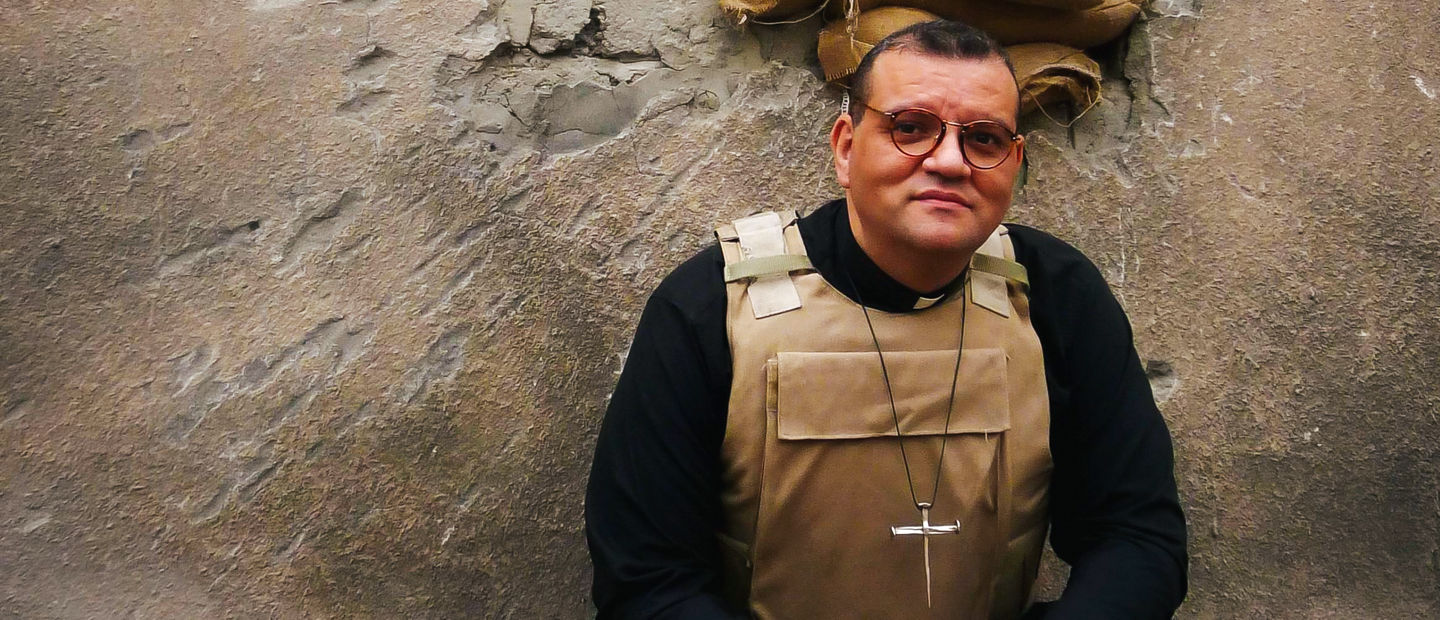 巴格达怀特牧师：穿防弹背心的“阿爸”