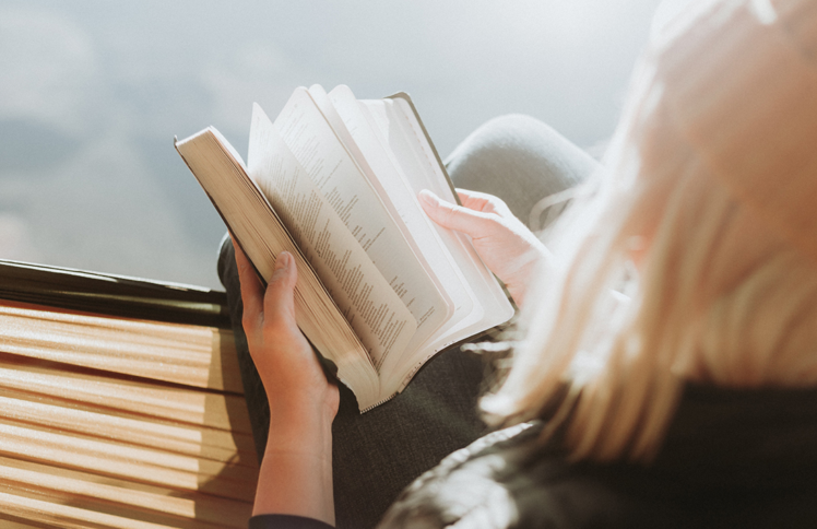 曼宁：我们每个人里面都住着一个“骗子”