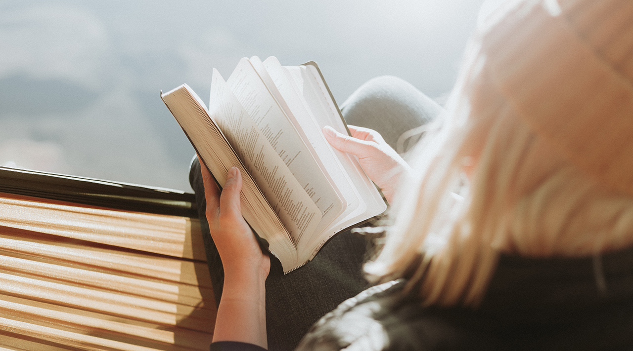 曼宁：我们每个人里面都住着一个“骗子”