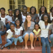 最年轻的“特蕾莎修女”凯蒂——14个乌干达孤儿的妈妈