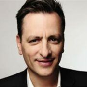 贝克特：在时尚圈，我不再假装自己是骄傲的同性恋