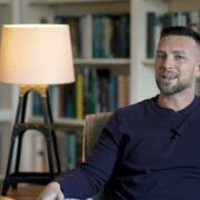 加勒特：我曾是一个迷上色情的牧师