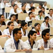 儿子考上美国医学院,有多难?