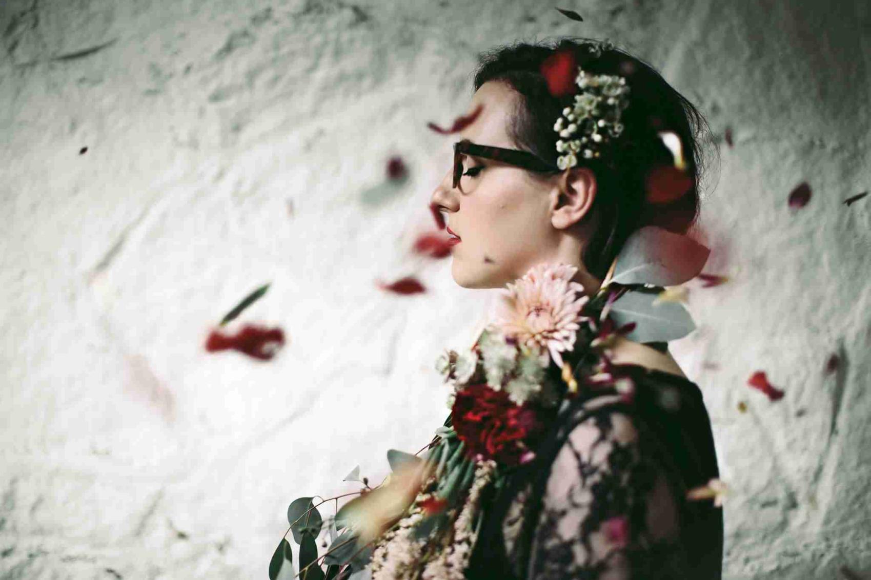 女孩，也为性瘾而挣扎 ——美国最佳福音歌手奥德丽·阿萨德