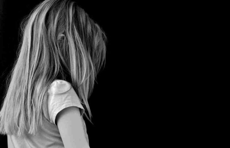 谁来拯救那些被父亲性侵的女童？