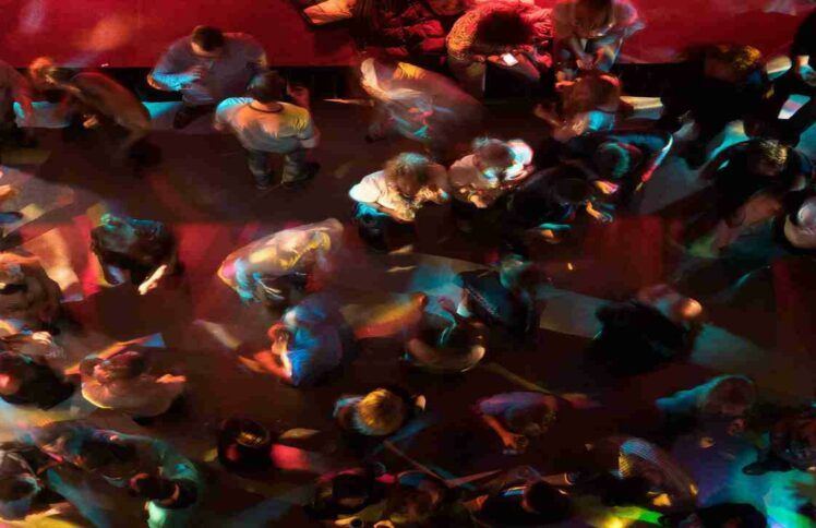 致命的上瘾文化：放纵、孤单、缺乏爱