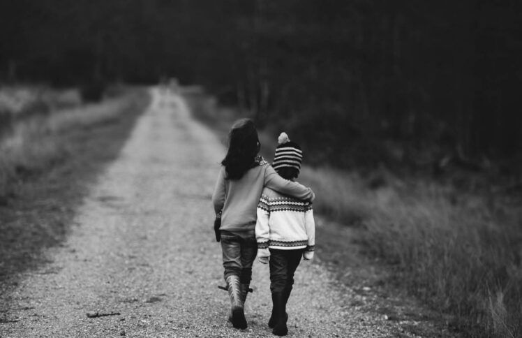 我们看不见,因活在急事的暴政之下——读普利策获奖作品《听客溪的朝圣》