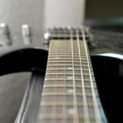 摇滚乐没有答案——三个酒吧歌手的信仰追寻之路