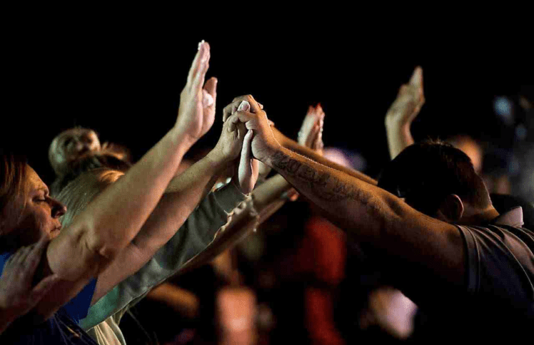 “邪恶只会使我们更复兴”——德州最大枪击案发生教会的四个主日