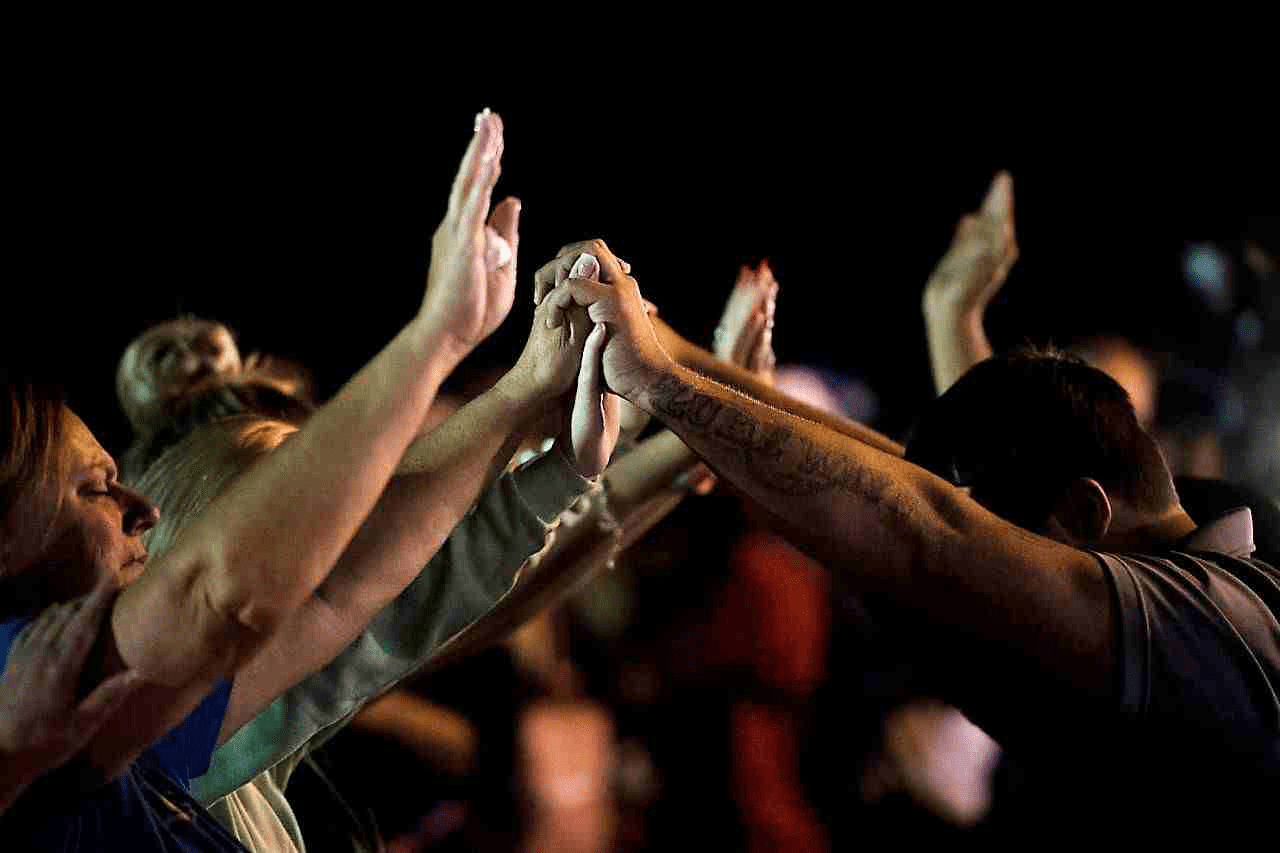 “邪恶只会使我们更复兴”——德州最大枪击案发生教会的四个主日