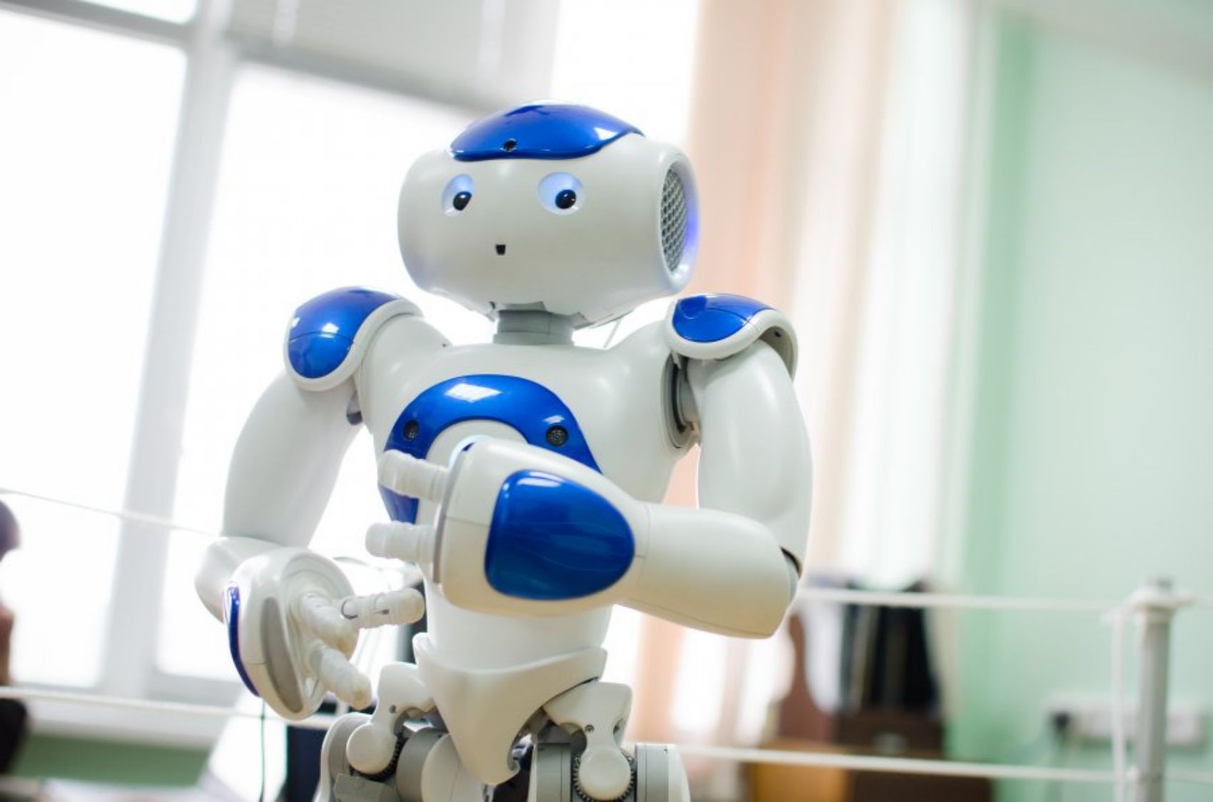 机器人会骂人，人类自己惹的祸？